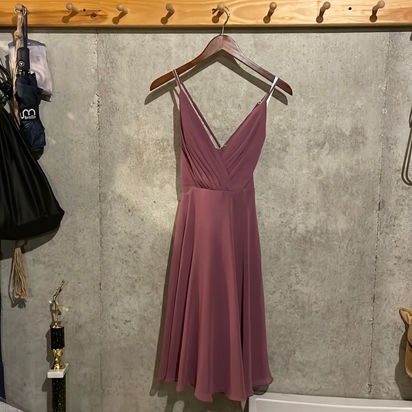 NWT David’s Bridal short spaghetti strap dress Size 2 - Picture 1 of 6